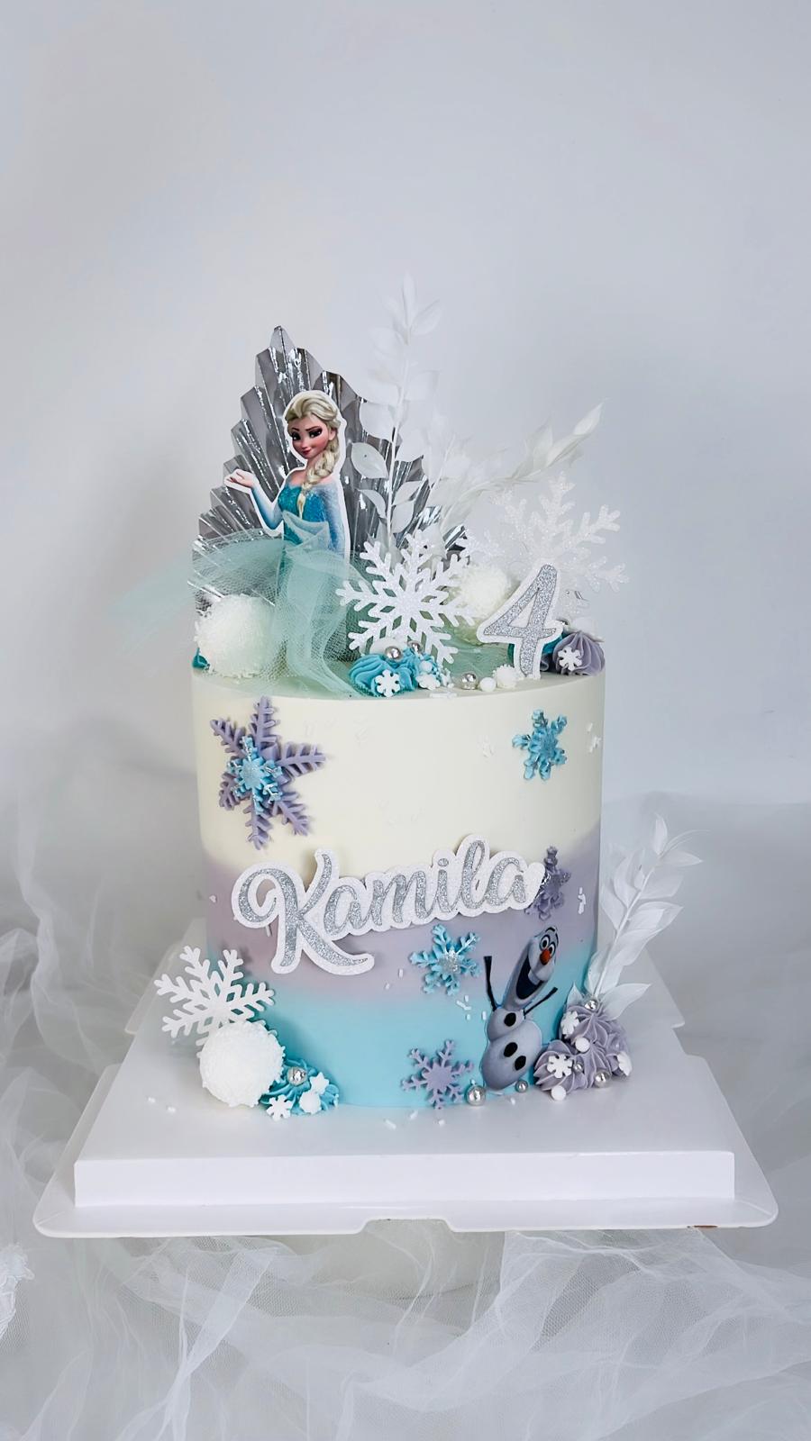 Cake design Reine des Neiges, flocons et Olaf, dégradé bleu et lilas - Chyraze Pâtisserie