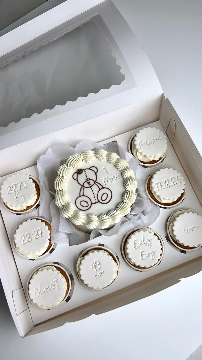 Gâteau d'anniversaire personnalisé réalisé par Chyraze Pâtisserie — modèle 5