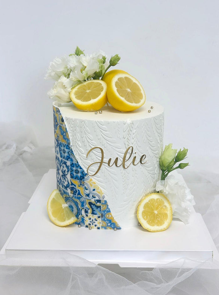 Gâteau d'anniversaire personnalisé réalisé par Chyraze Pâtisserie — modèle 10