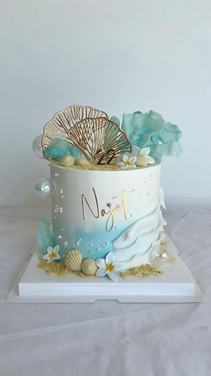 Gâteau d'anniversaire personnalisé réalisé par Chyraze Pâtisserie — modèle 20
