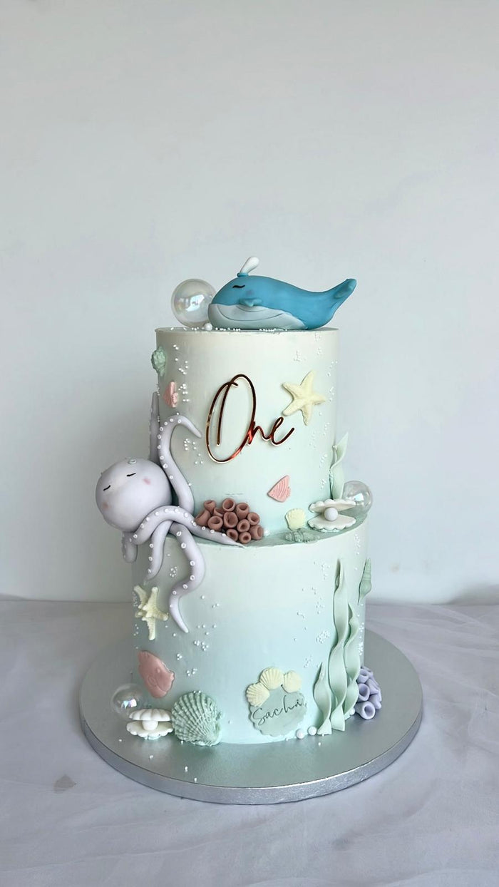 Gâteau d'anniversaire personnalisé réalisé par Chyraze Pâtisserie — modèle 23