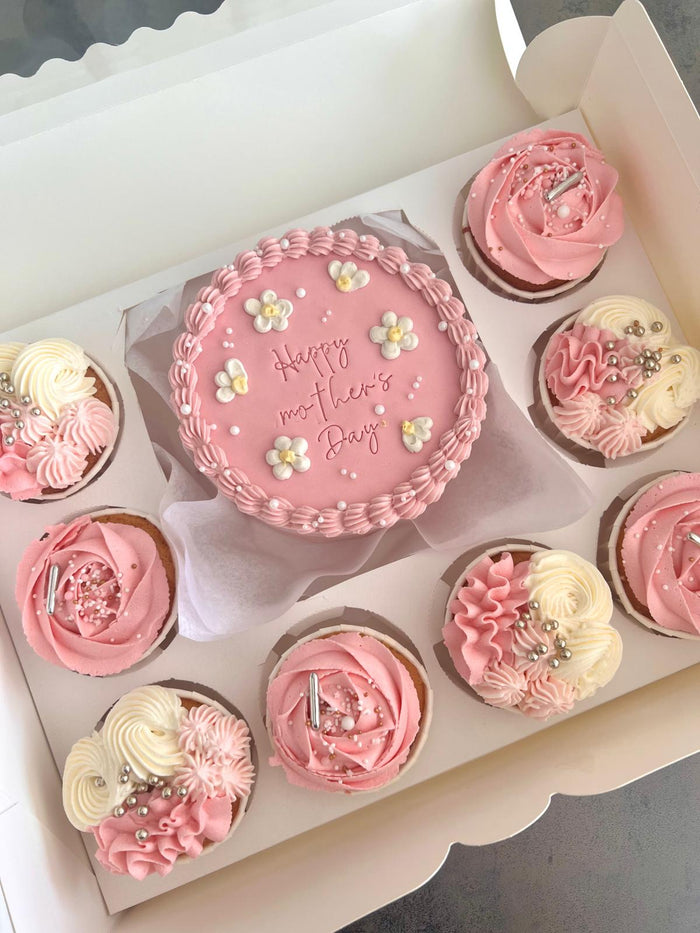 Plateau de petites pièces et mignardises réalisé par Chyraze Pâtisserie — modèle 4