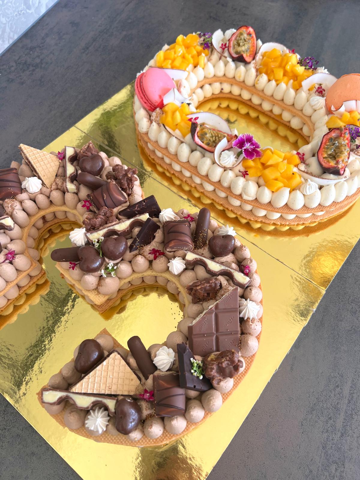 Number cake 30 fruits exotiques et chocolat - Chyraze Pâtisserie
