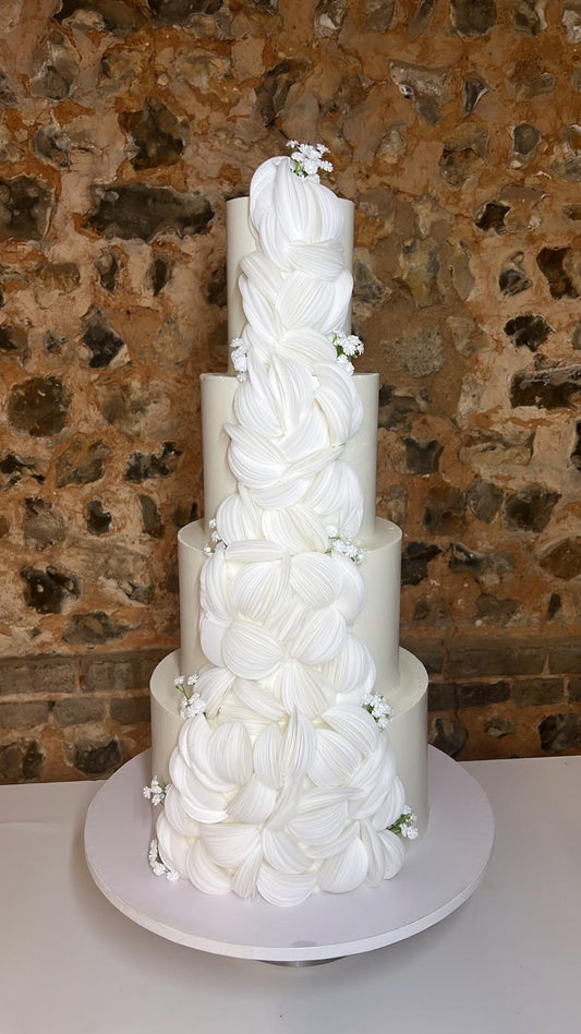 Pièce montée wedding cake 4 étages, texture pétales blancs - Chyraze Pâtisserie