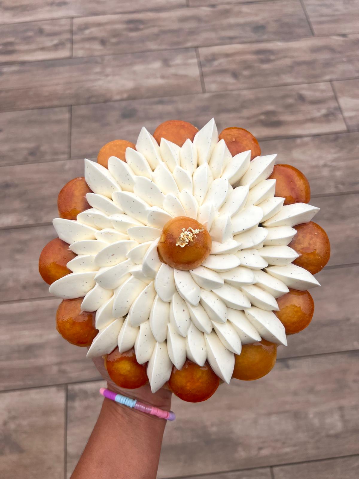 Saint-Honoré vanille caramel, choux caramélisés et crème vanillée - Chyraze Pâtisserie